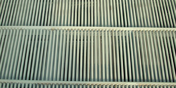 棒条与机体共频振动