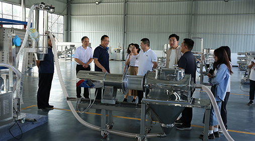 【顶端新闻】数智赋能新乡造，看新乡如何打响产业转型新名片