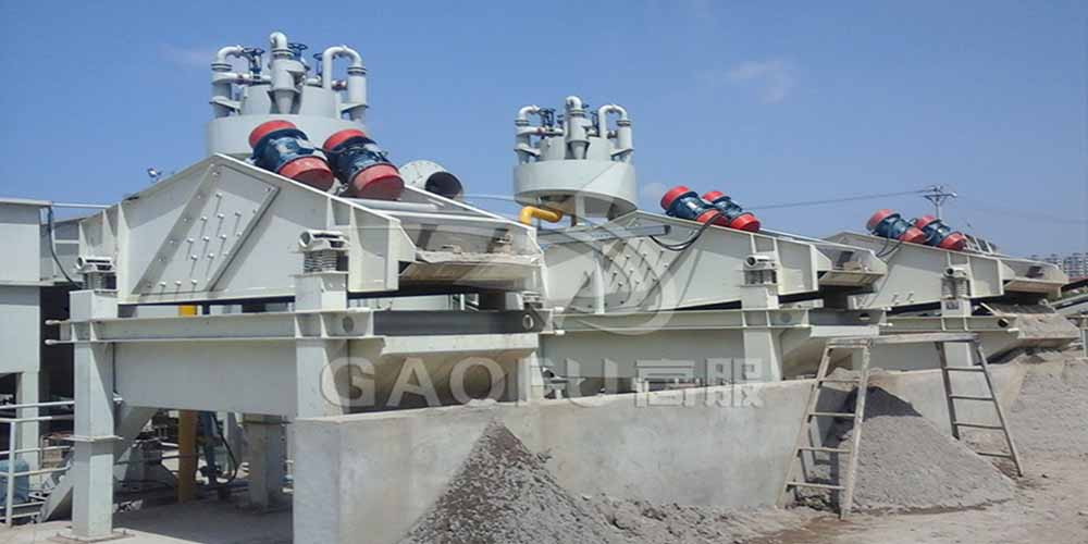 陕西榆林某洗砂厂用草莓视频下载网址脱水筛将砂子和泥水分离