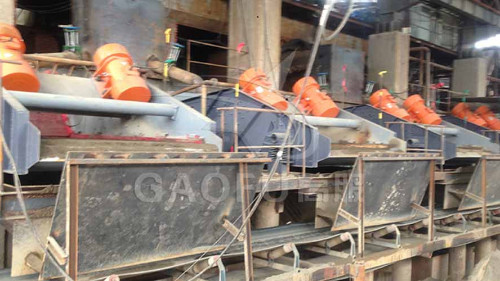 福建泉州某钾长石选矿厂使用草莓视频下载网址的振动脱水筛轻松达到干堆效果