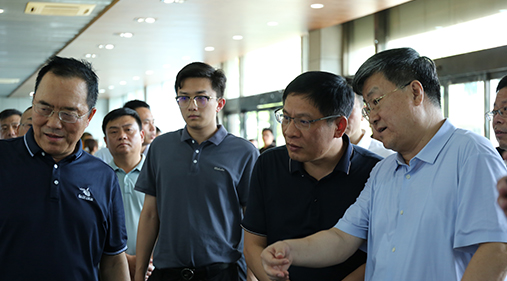 【新乡网】新乡市领导调研振动草莓黄片软件产业链及企业上市工作