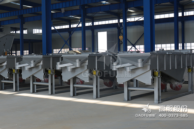 矿用直线筛实景